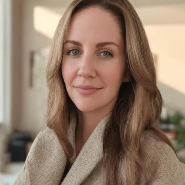 Lindsay G.